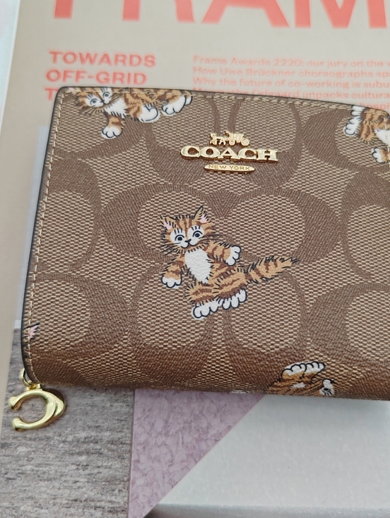 Coach Handbags - Women's Coach wallet